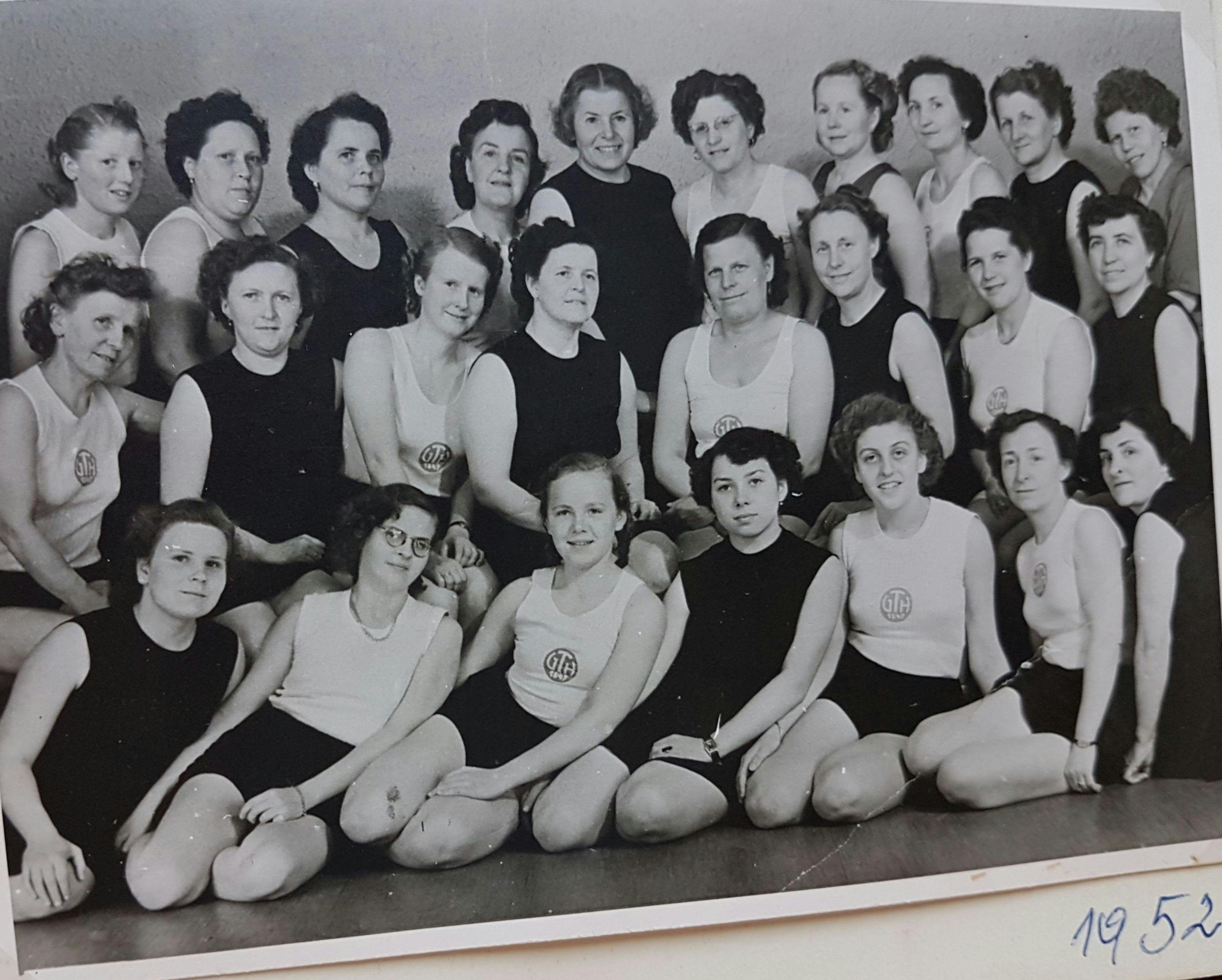 Die Turnerinnen der TG Höchst 1952
